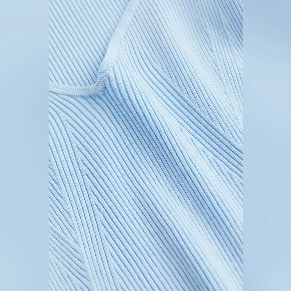 H&M Sky Blue Ribbed Knit Top - Picture 3 of 5